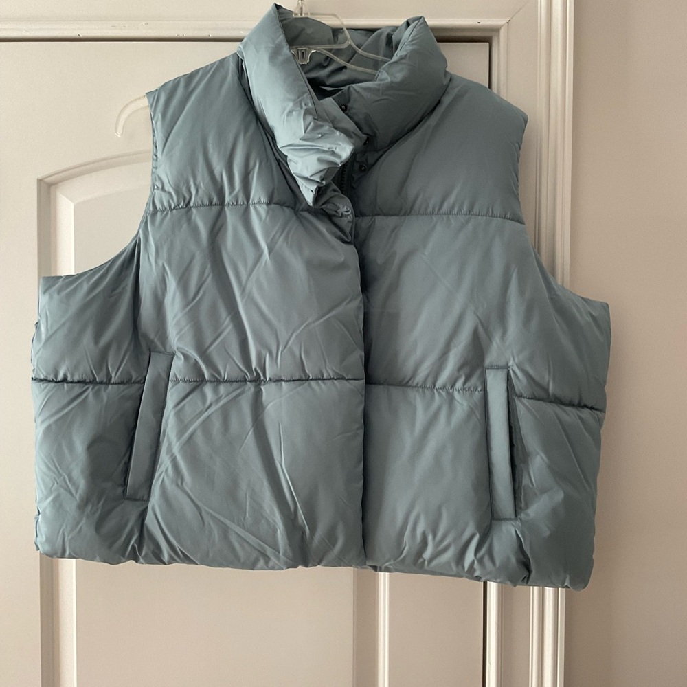 Old Navy Women's Puffer Vest - Light Blue.